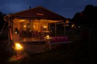 Canvas Lodge With Farmhouse Shower - sleeps 6