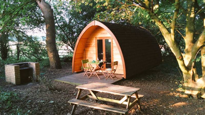 Cosy pods that offers hassle-free glamping in the most serene of surroundings