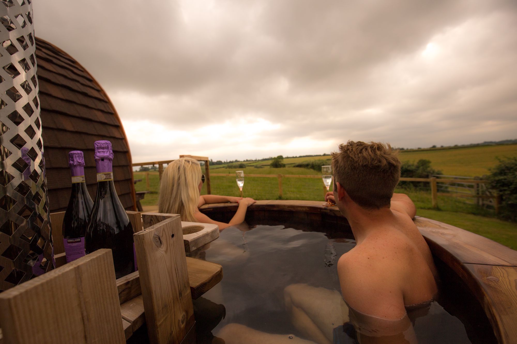 Hot Tub Glamping Near London | Best Glamping Accommodation