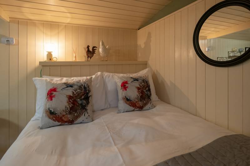 Chicken Hut With Hot Tub