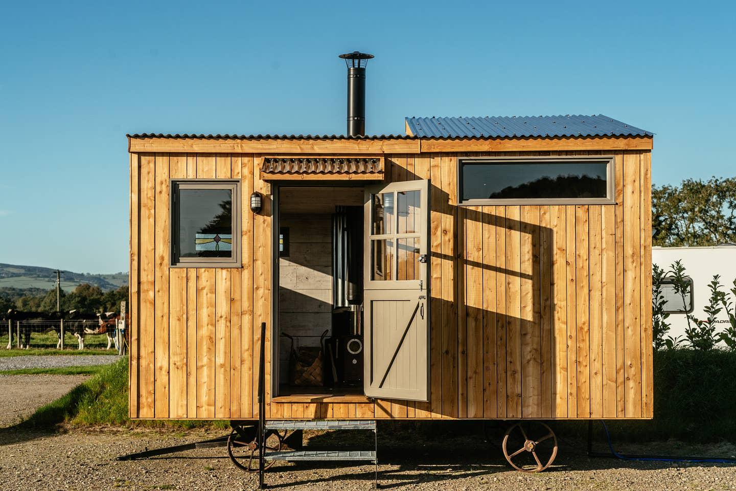 Campsites in South Wales – Glampingly