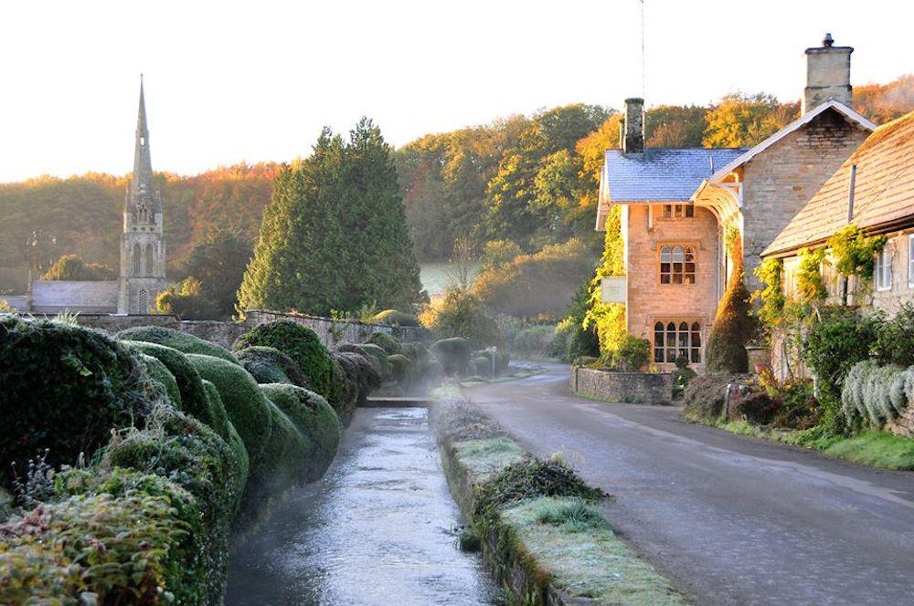 Hotels, Cottages, B&Bs & Glamping in Wiltshire