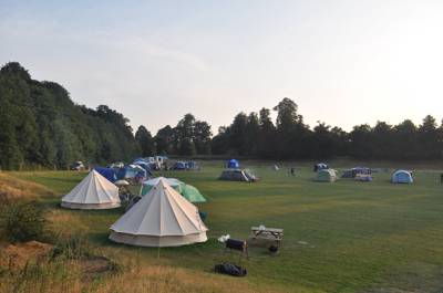 Bell tent 2 HOLLY field pitched with porch