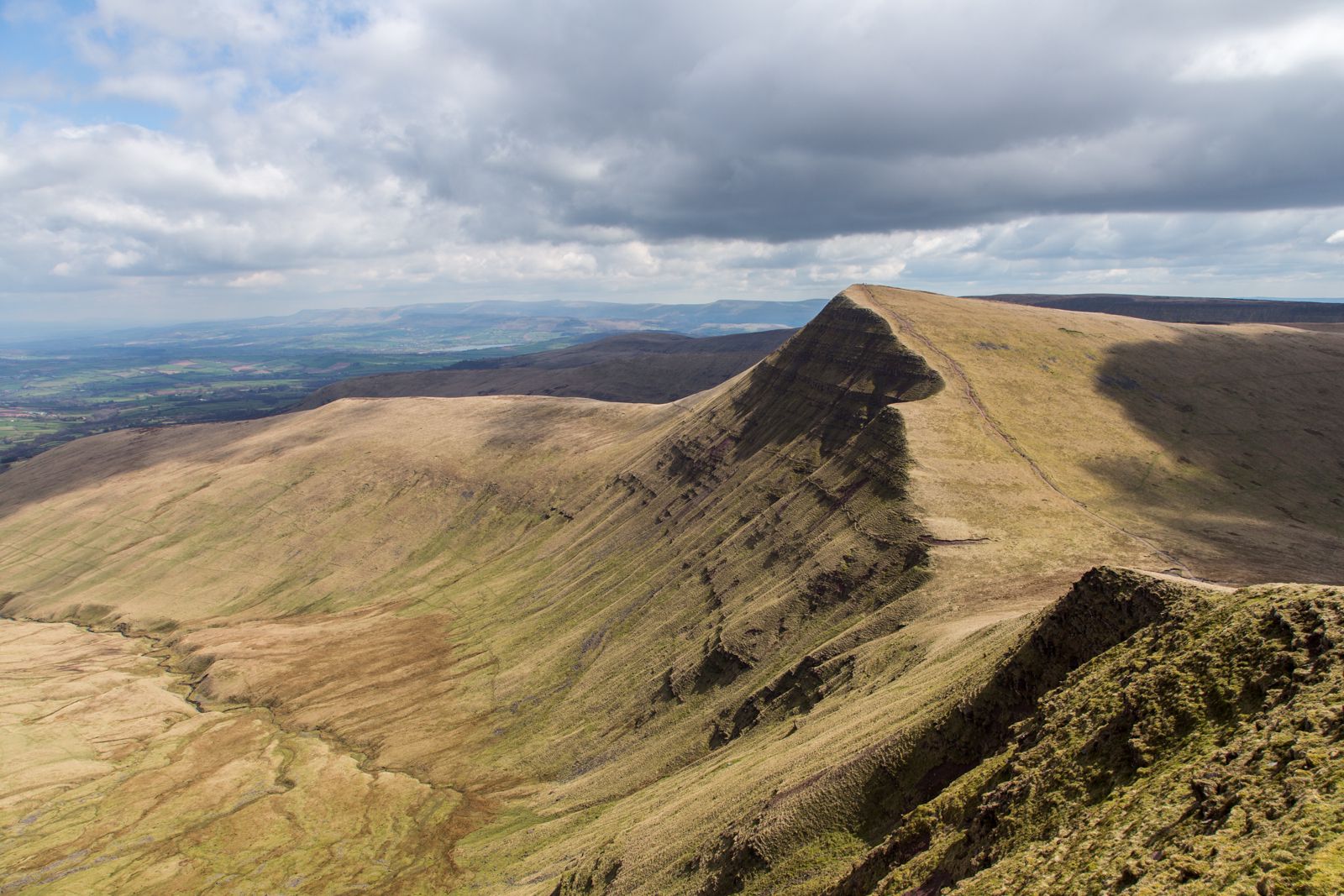 Hotels, Cottages, B&Bs & Glamping in the Brecon Beacons