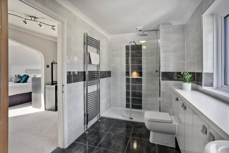 Master Bedroom - Off Peak