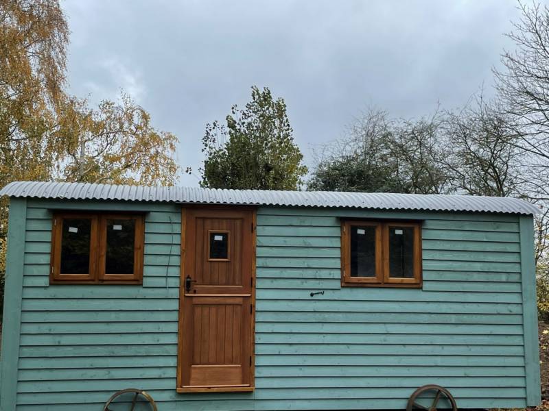 Kingfisher Shepherd's hut