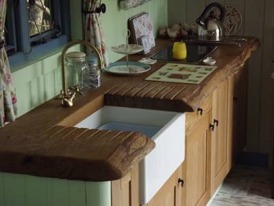 The Drovers Hut and hot tub