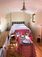 Brondel Shepherd's Hut Hideaway