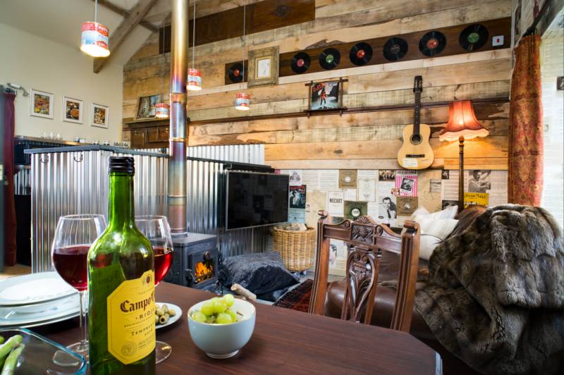 Ty Nodyn (price above includes 2 guests)