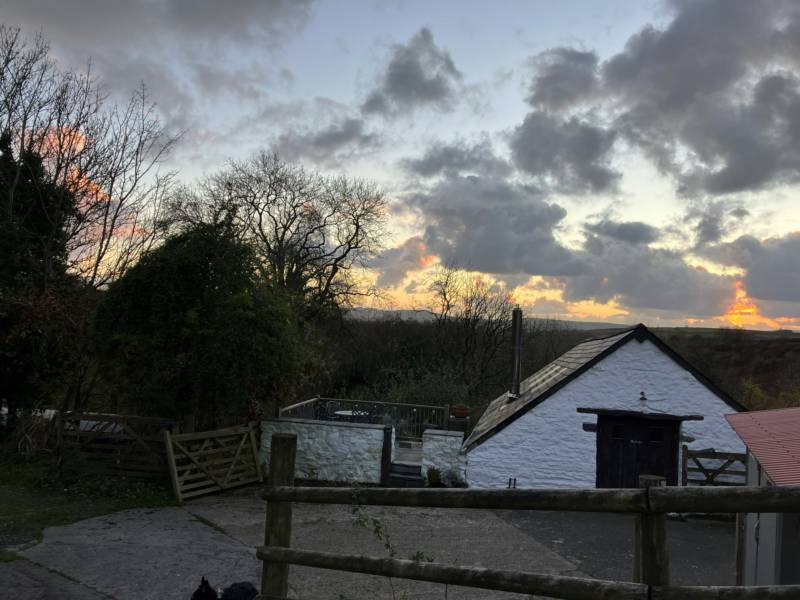 Ty Nodyn (price above includes 2 guests)