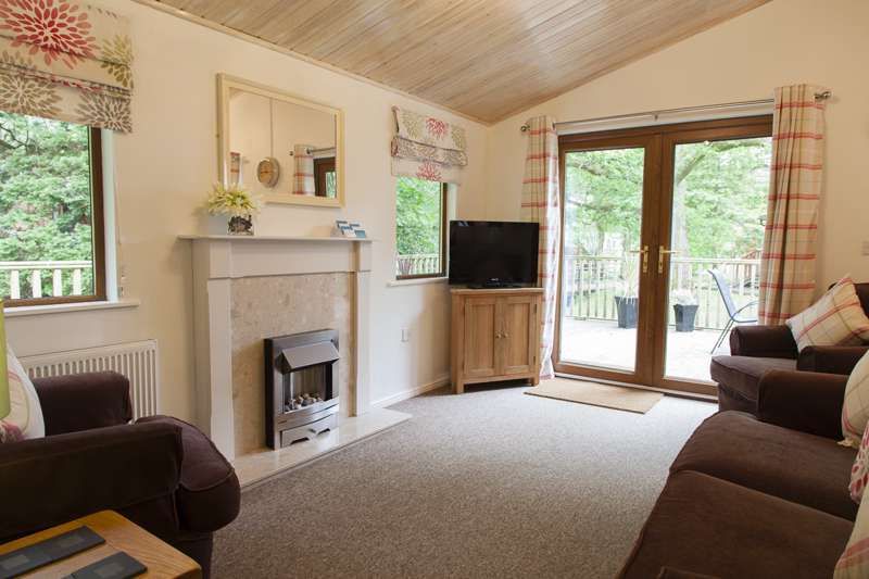 Footprints Lodge White Cross Bay, Holiday Park, Ambleside Road, Windermere, Cumbria LA23 1LF