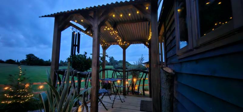 THE PHEASANTS LODGE (shepherds hut)