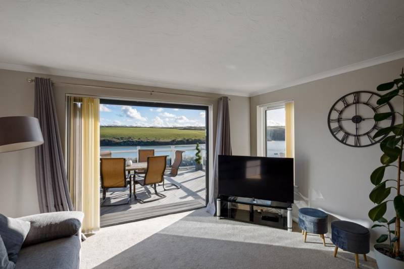 Master Bedroom - Off Peak