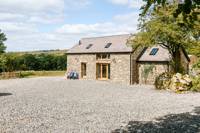 Shepherds hut set amid Wales' dramatic Black Mountains