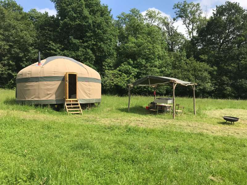Oak Yurt - 18ft with outdoor kitchen
