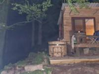 Hideaway Hut with private hottub