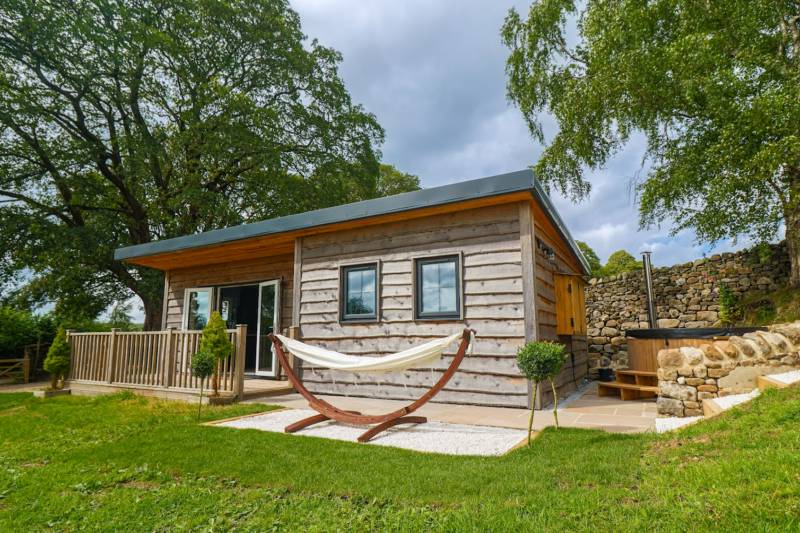 The Twitcher - Luxury Dog Friendly Cabin