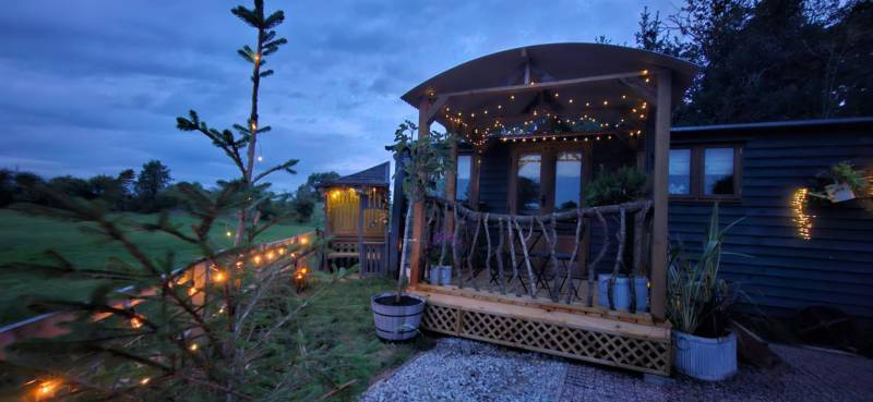 THE PHEASANTS LODGE (shepherds hut)