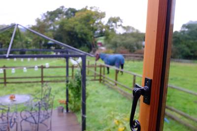 French Roulotte (sleeps 3 people)