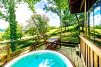 Cabin with Jaccuzzi