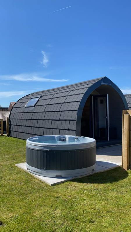 ROBIN - with optional hot tub