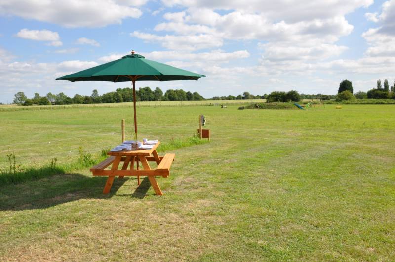 11mx11m grass pitch fully serviced+ EHU meter