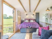 THE PHEASANTS LODGE (shepherds hut)