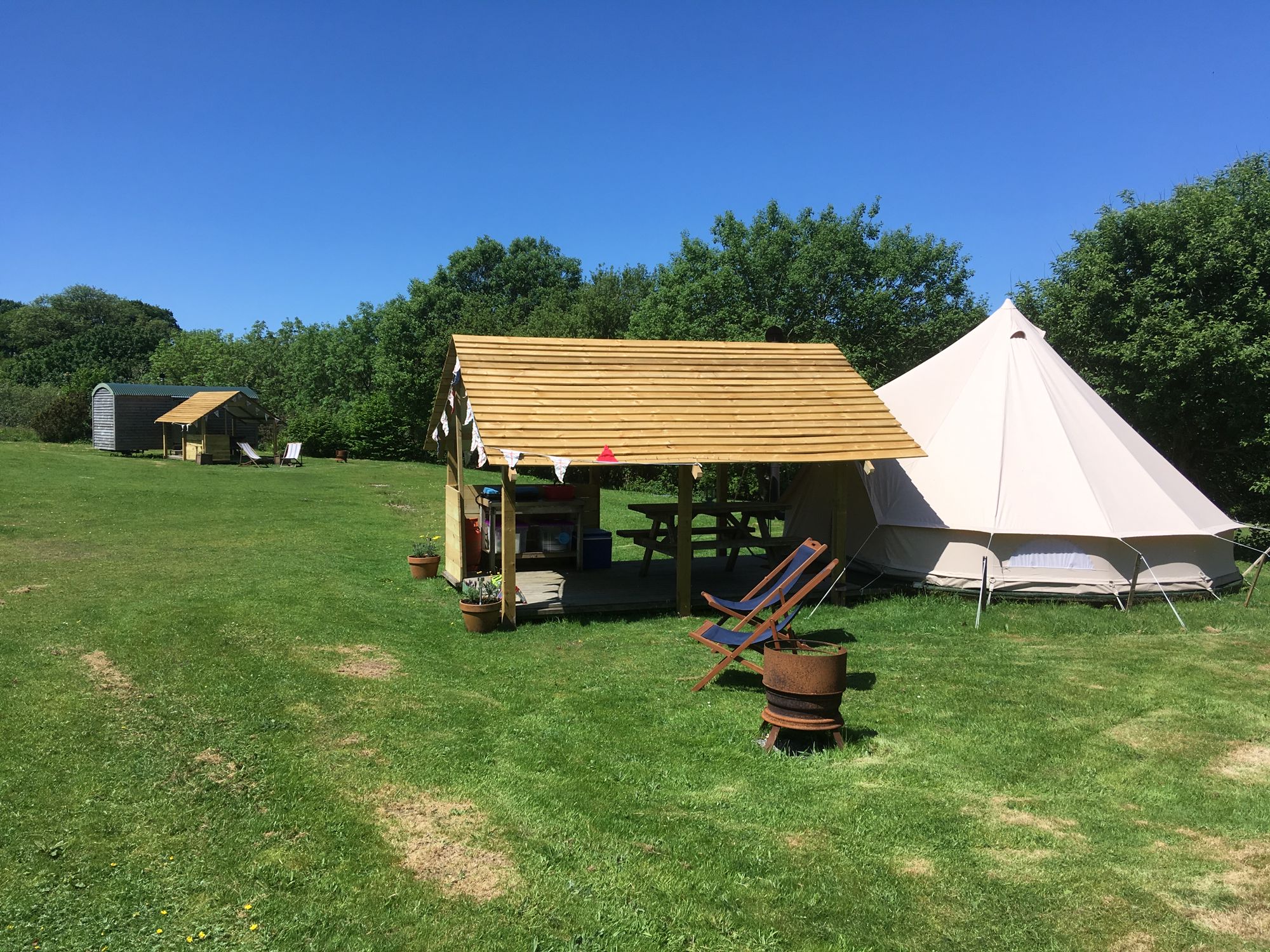 Glamping in Ilfracombe – Glampingly