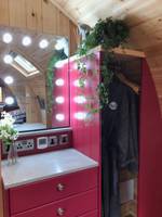 Deluxe luxury pod with private hot tub