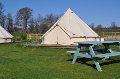 Bell Tent 3 field pitched MAPLE with porch