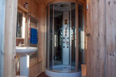 French Roulotte (sleeps 3 people)