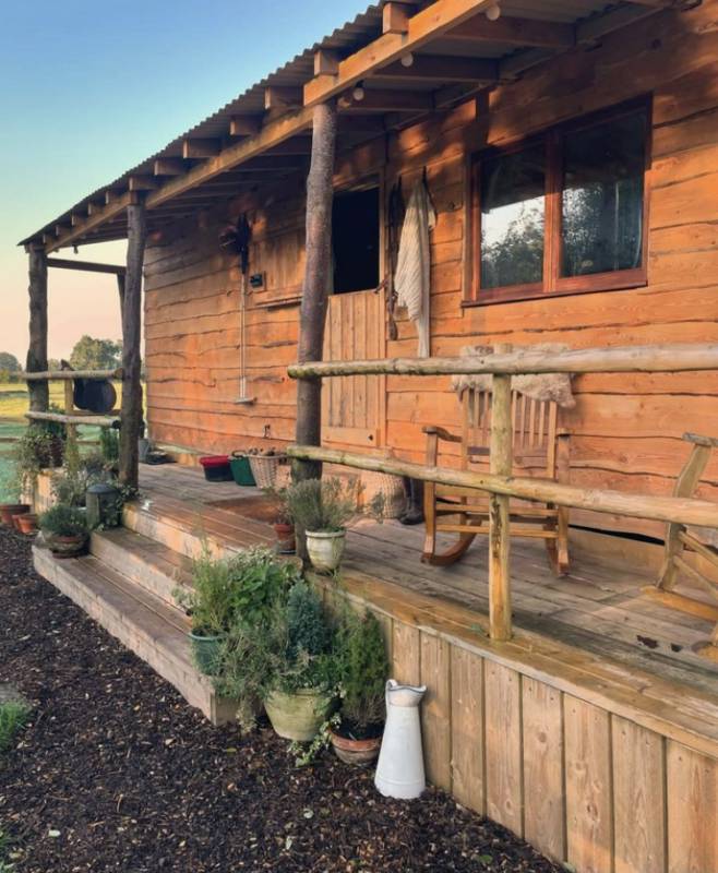 Canalside Cabin