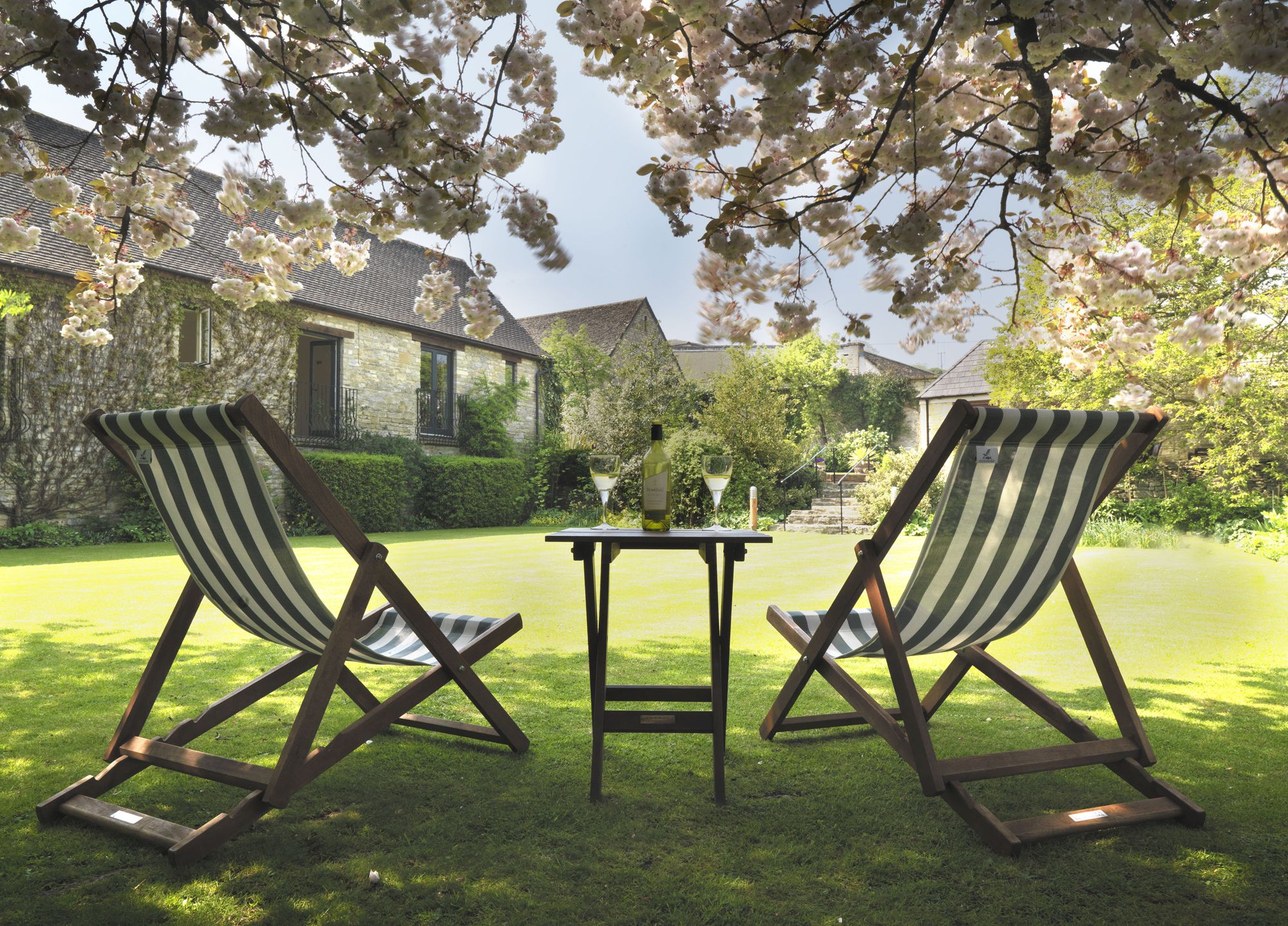 Hotels, Cottages, B&Bs & Glamping in The Cotswolds - Cool Places to Stay in the UK