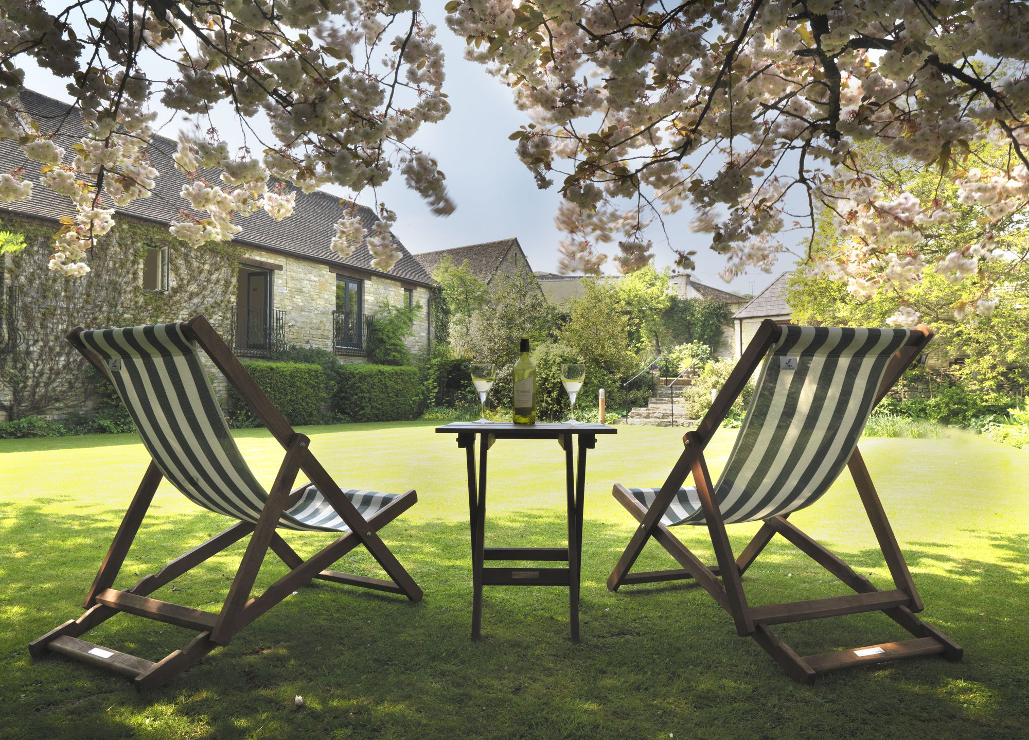 Hotels, Cottages, B&Bs & Glamping In The Cotswolds