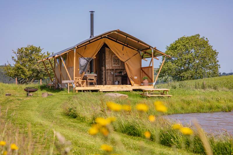 Under the Oak Glamping The Barn, Pen y Waun Farm, Mountain Rd, Bedwas, Caerphilly CF83  8ER