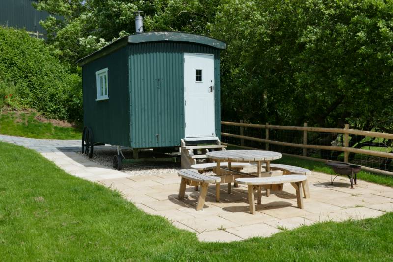 Shepherds Hut with hot tub