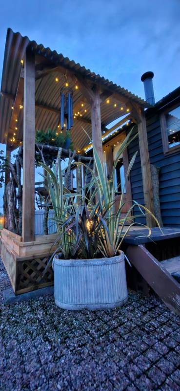 THE PHEASANTS LODGE (shepherds hut)