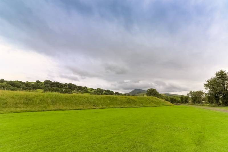 Non-electric grass pitch