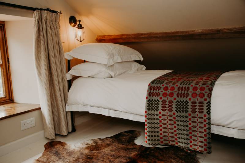 Ty Nodyn (price above includes 2 guests)