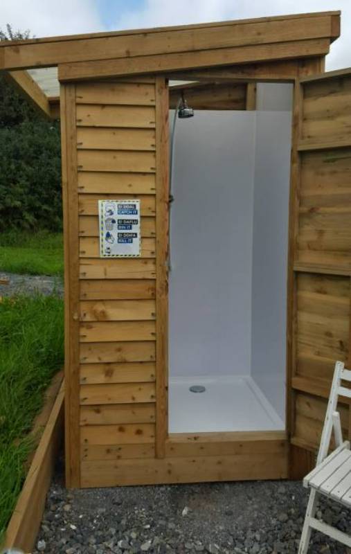 Bell Tent Sleeps upto 5