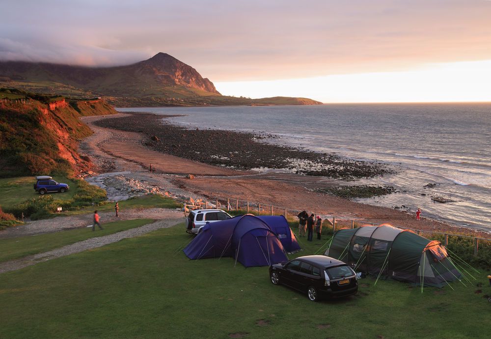 Campsites in Dinas Dinlle holidays at Cool Places