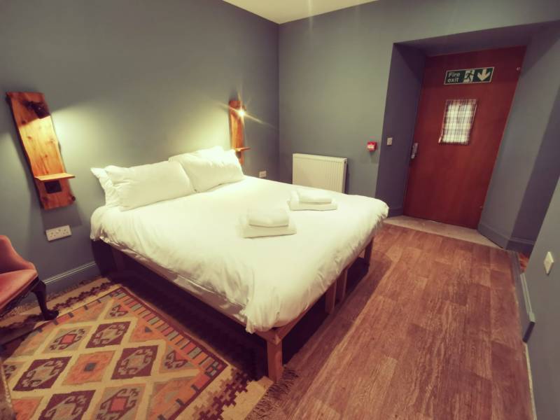 Lodge Room 1, Sleeps 4, wheelchair accessible