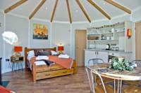 The Ember Room Roundhouse (Pet friendly)