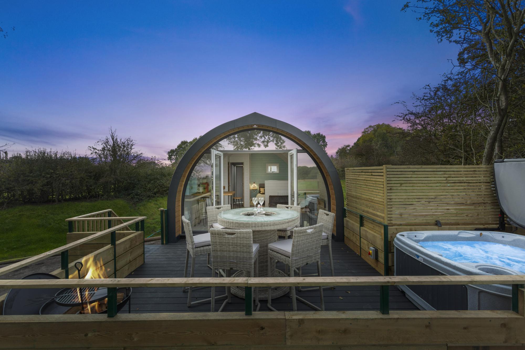 Glamping in Tree house – Cool Camping