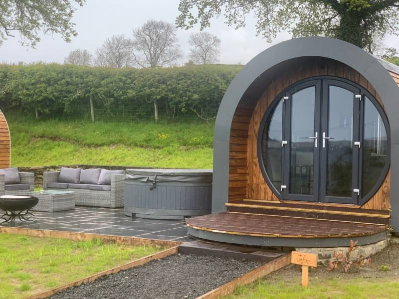 Irfon - Luxury timber pod with hot tub
